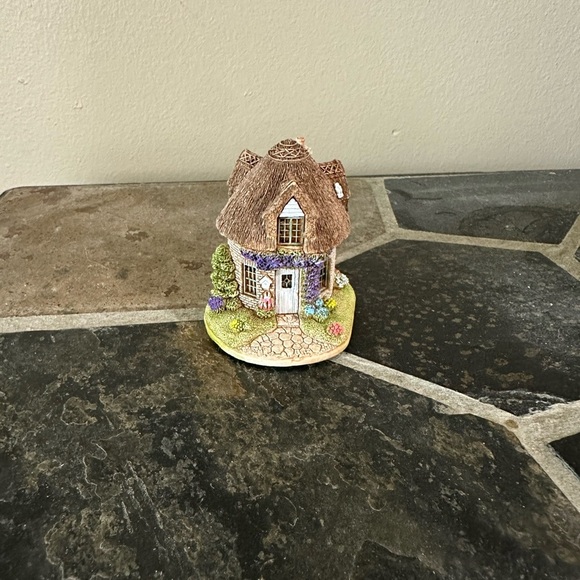 Lilliput Lane Dovecote Cottage L2830 - Picture 2 of 7